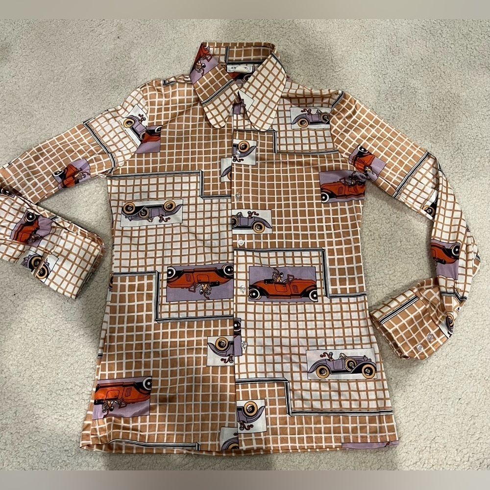 A Trifle Bit of New York Midtown Marketplace Vintage 1971 buttondown - large.